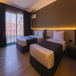 Hotel Grand Faik