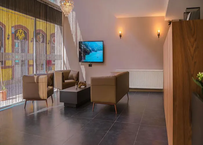 Otel Grand Faik Çeşme