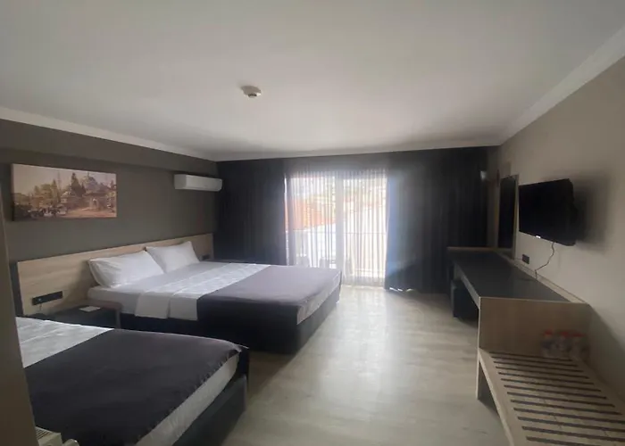 Grand Faik 3* Çeşme