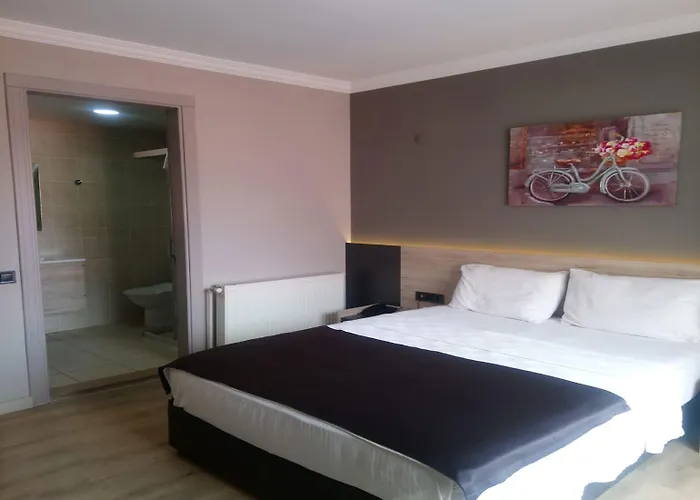 Grand Faik Otel Çeşme