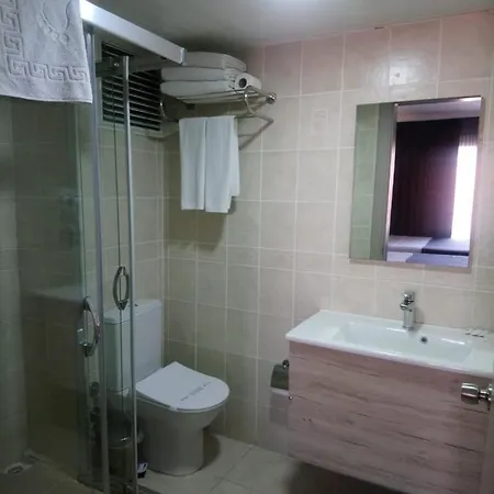 Hotell Grand Faik