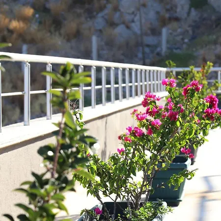Grand Faik Hotell Çeşme