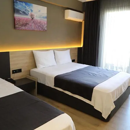 Grand Faik Hotell Çeşme